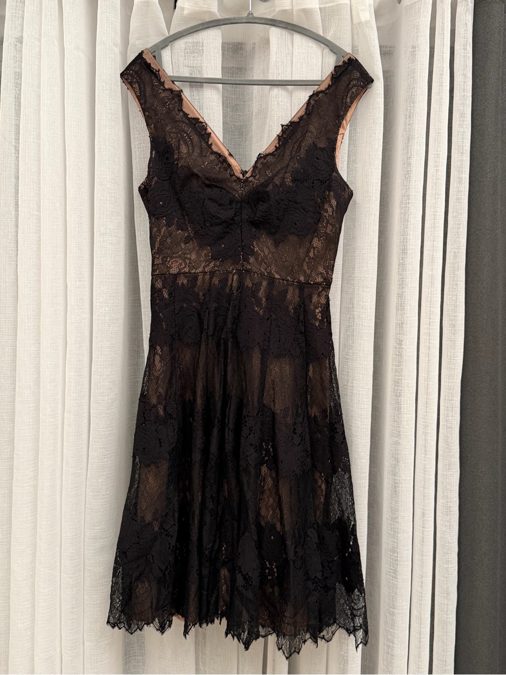 Vera Wang Black Lace V-Neck Mini Dress
